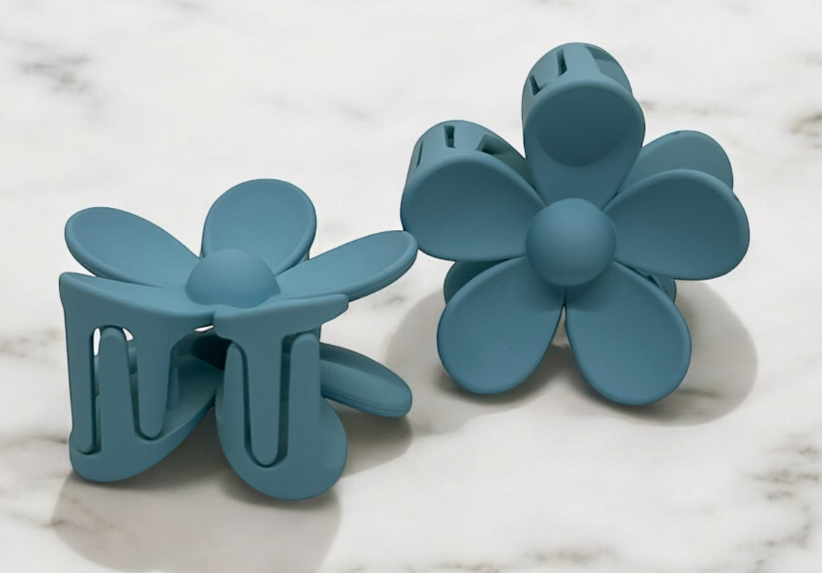 Small Flower Claw Clip