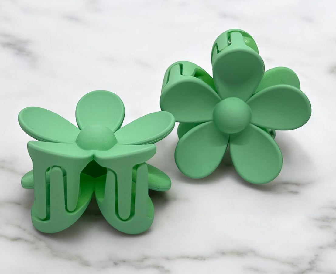 Small Flower Claw Clip
