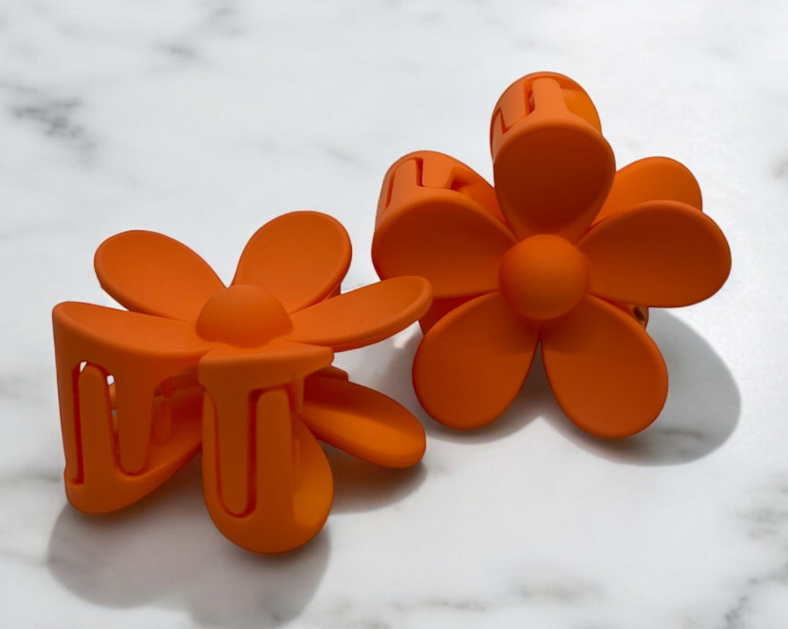 Small Flower Claw Clip