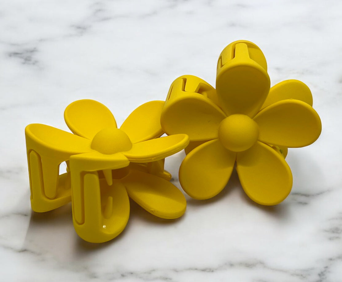 Small Flower Claw Clip