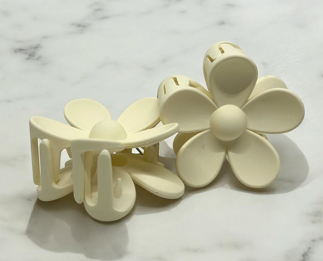 Small Flower Claw Clip