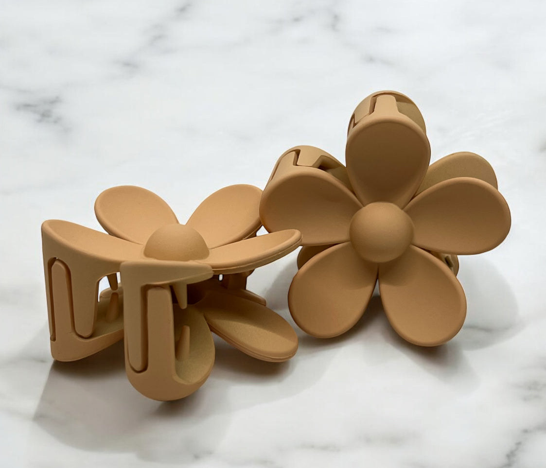 Small Flower Claw Clip